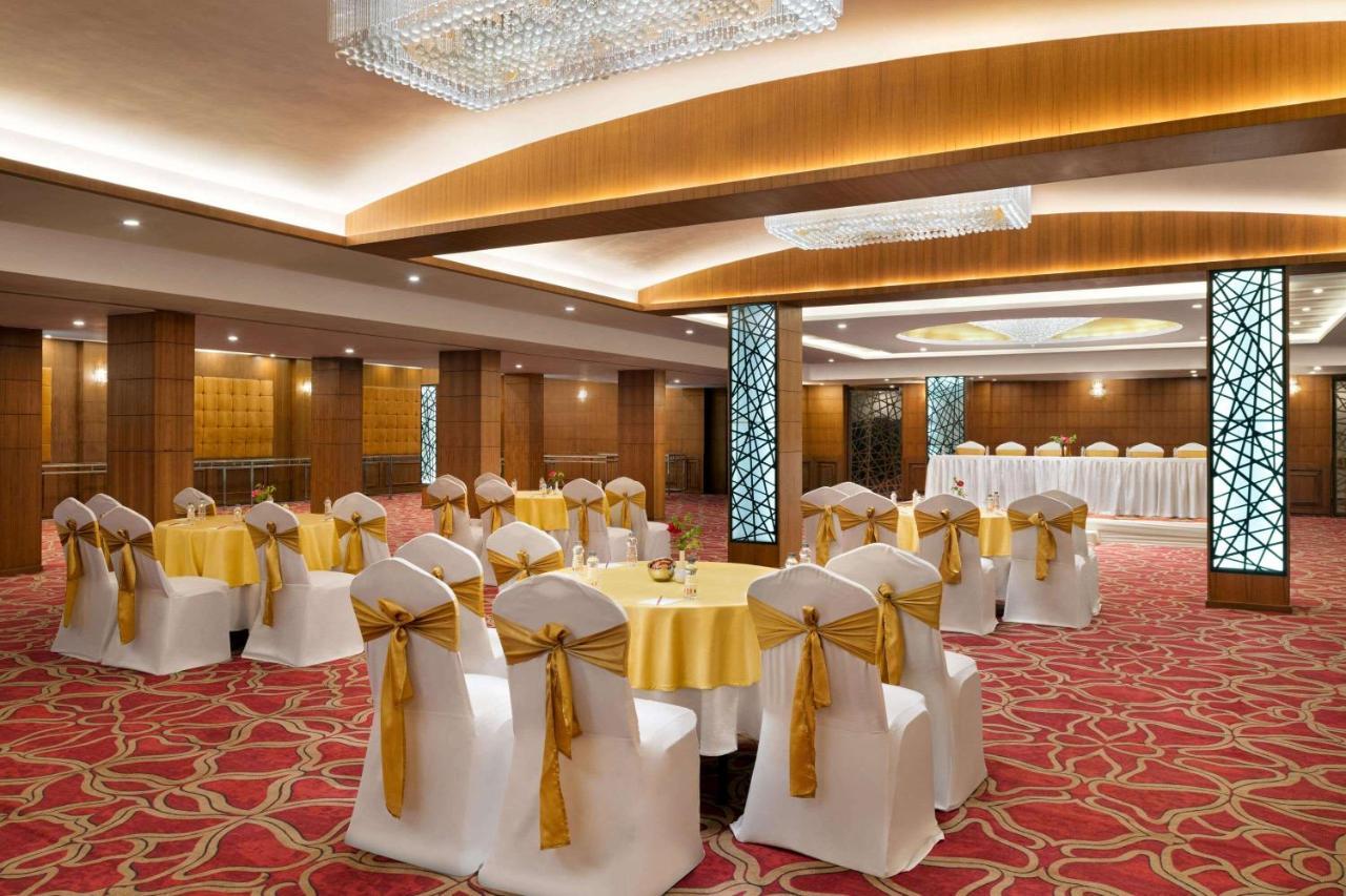 Ramada By Wyndham Varanasi Katesar Chandauli エクステリア 写真