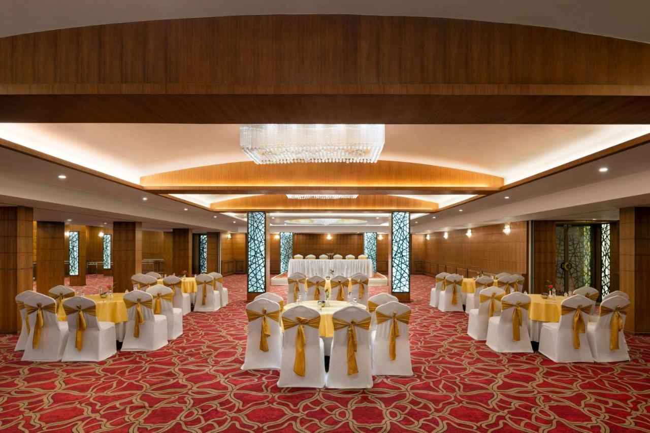 Ramada By Wyndham Varanasi Katesar Chandauli エクステリア 写真