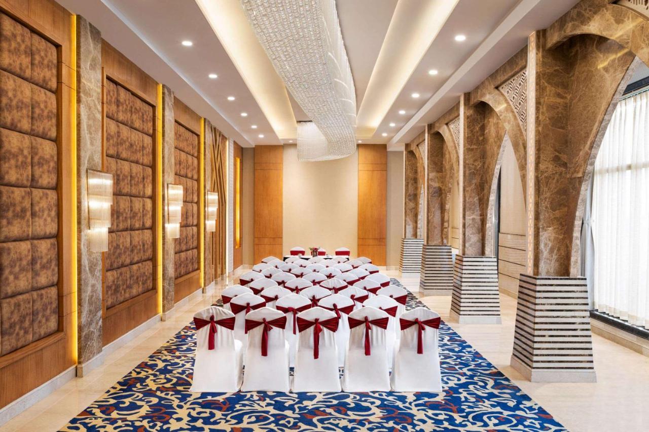 Ramada By Wyndham Varanasi Katesar Chandauli エクステリア 写真