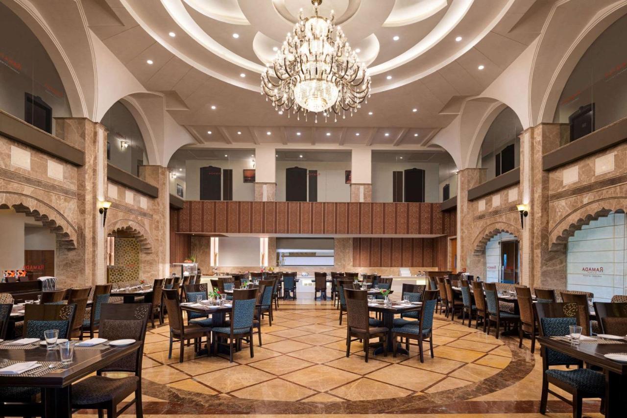 Ramada By Wyndham Varanasi Katesar Chandauli エクステリア 写真