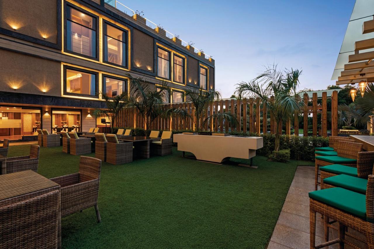 Ramada By Wyndham Varanasi Katesar Chandauli エクステリア 写真