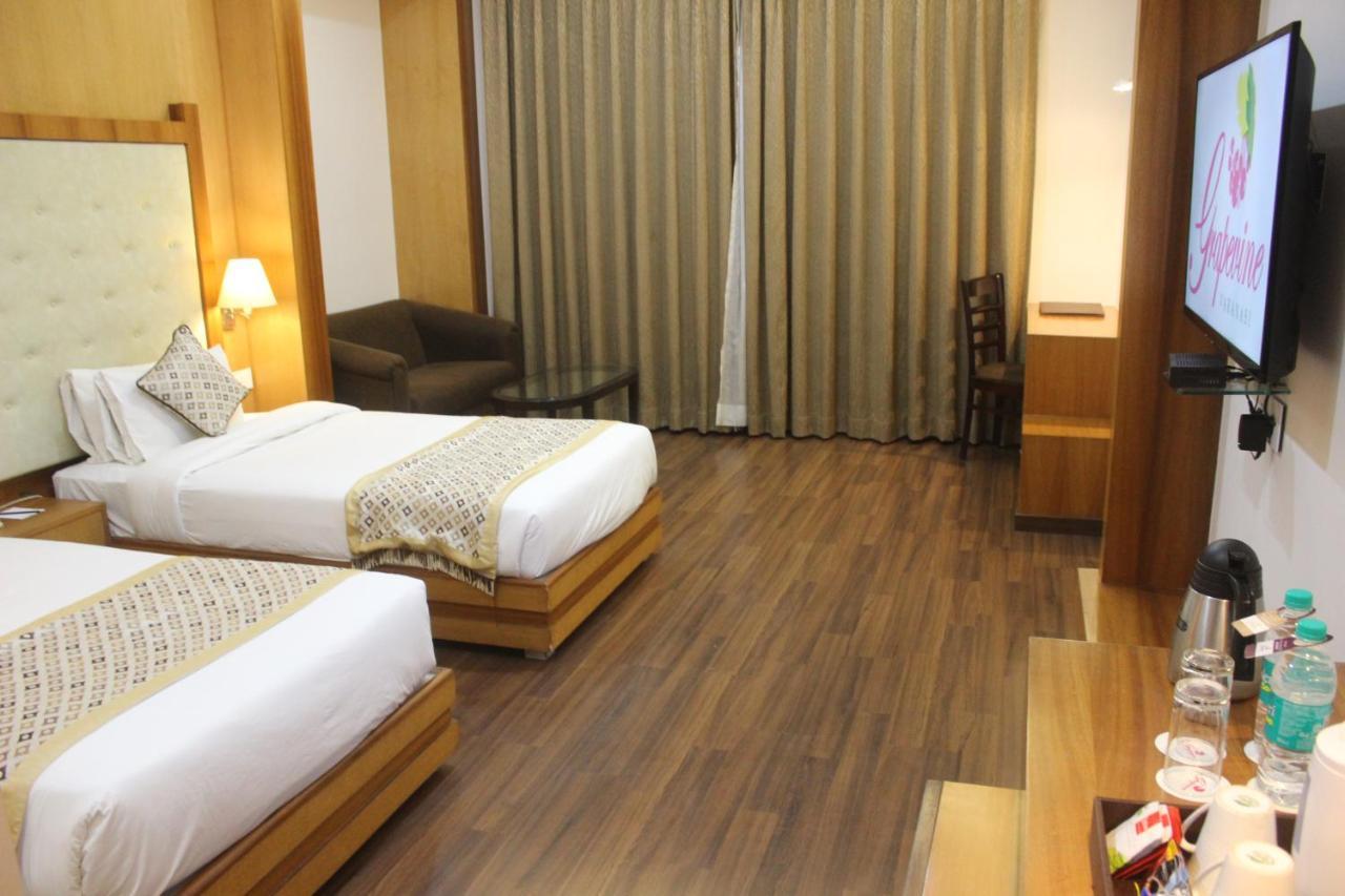Ramada By Wyndham Varanasi Katesar Chandauli エクステリア 写真