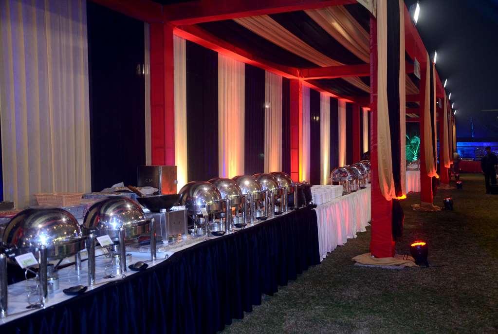 Ramada By Wyndham Varanasi Katesar Chandauli 設備 写真