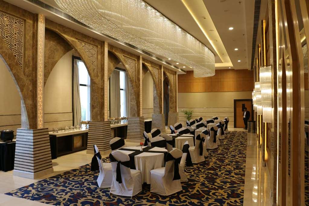 Ramada By Wyndham Varanasi Katesar Chandauli 設備 写真