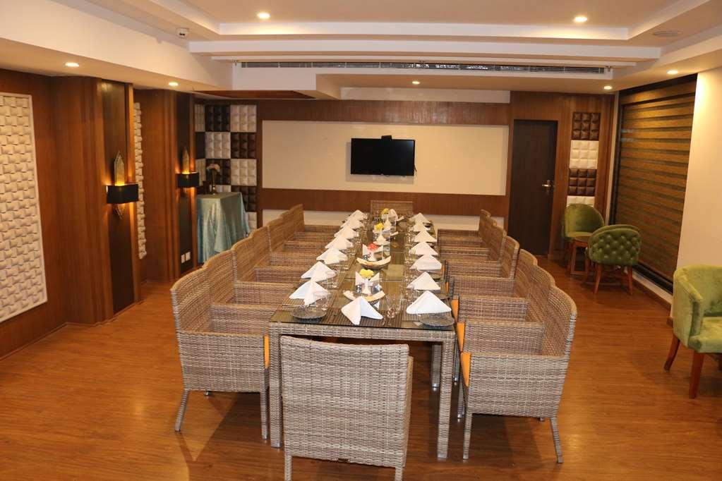 Ramada By Wyndham Varanasi Katesar Chandauli 設備 写真