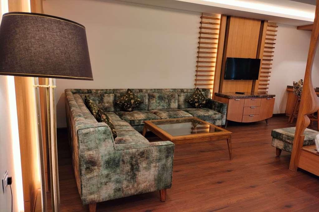 Ramada By Wyndham Varanasi Katesar Chandauli 部屋 写真