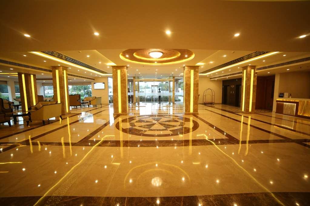 Ramada By Wyndham Varanasi Katesar Chandauli インテリア 写真